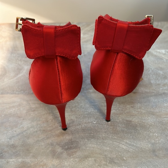 Jessica Simpson red fabric heels 7.5 - Picture 3 of 6